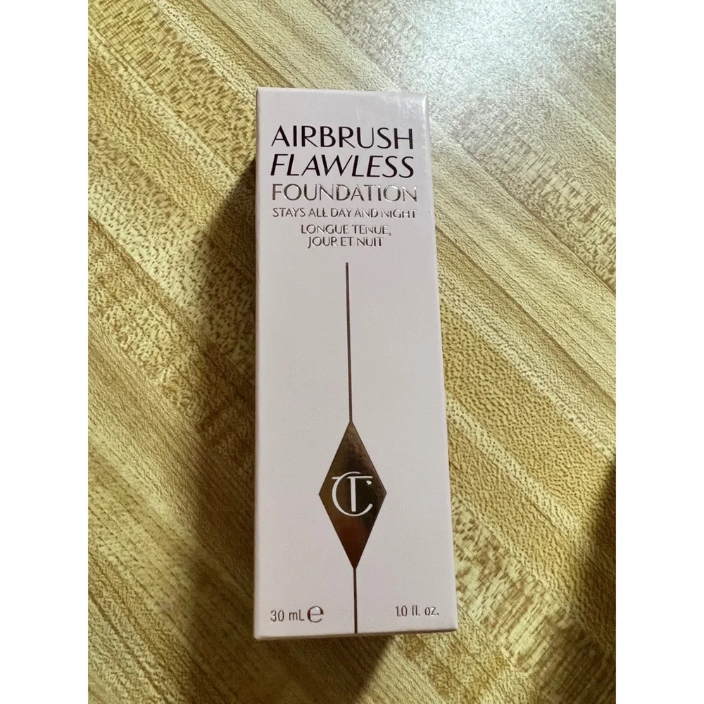 Charlotte tilbury foundation - Picture 1 of 4